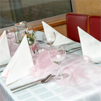 Table Decorations: Pink Colour Scheme